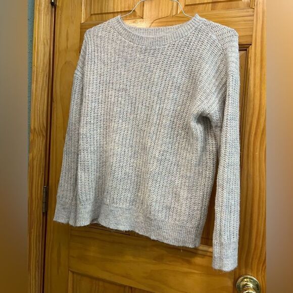 Beautiful sparkle thread loft sweater size medium - Picture 1 of 5